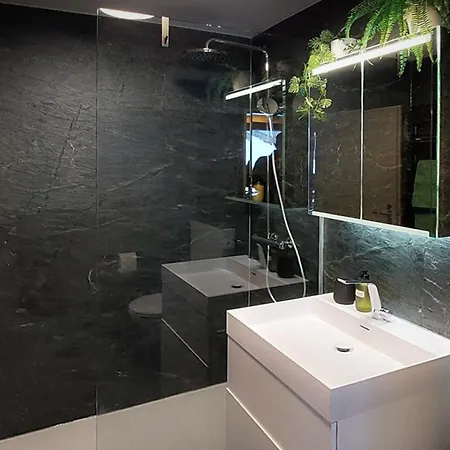 Gemuetliches Alpen-apartment Fuer 2, Direkt An Der Piste, Appartement Saas-Fee