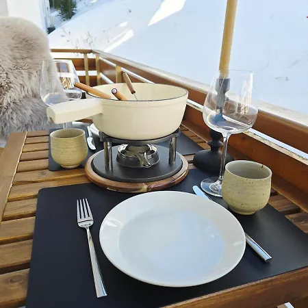 Gemuetliches Alpen-apartment Fuer 2, Direkt An Der Piste, Saas-Fee