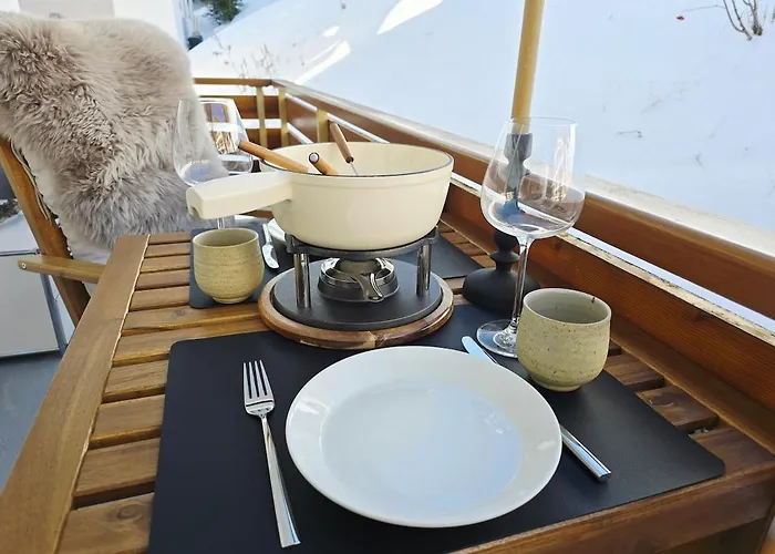 Gemuetliches Alpen-apartment Fuer 2, Direkt An Der Piste, 萨斯费